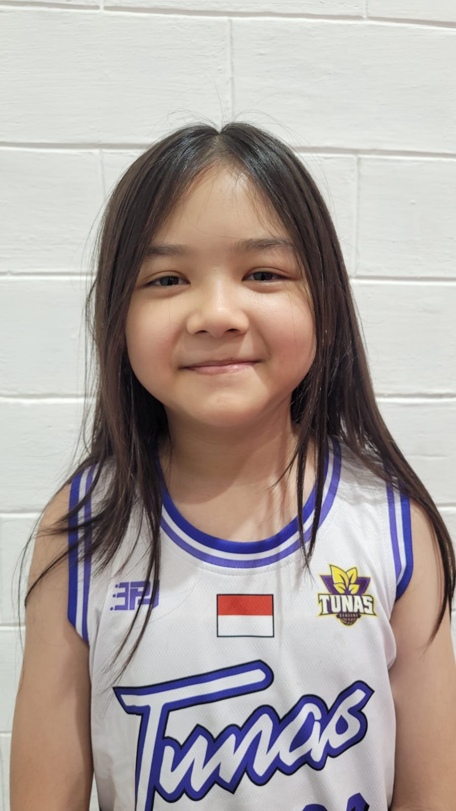 Pas-Foto-Mikayla-Enlovy-Ang