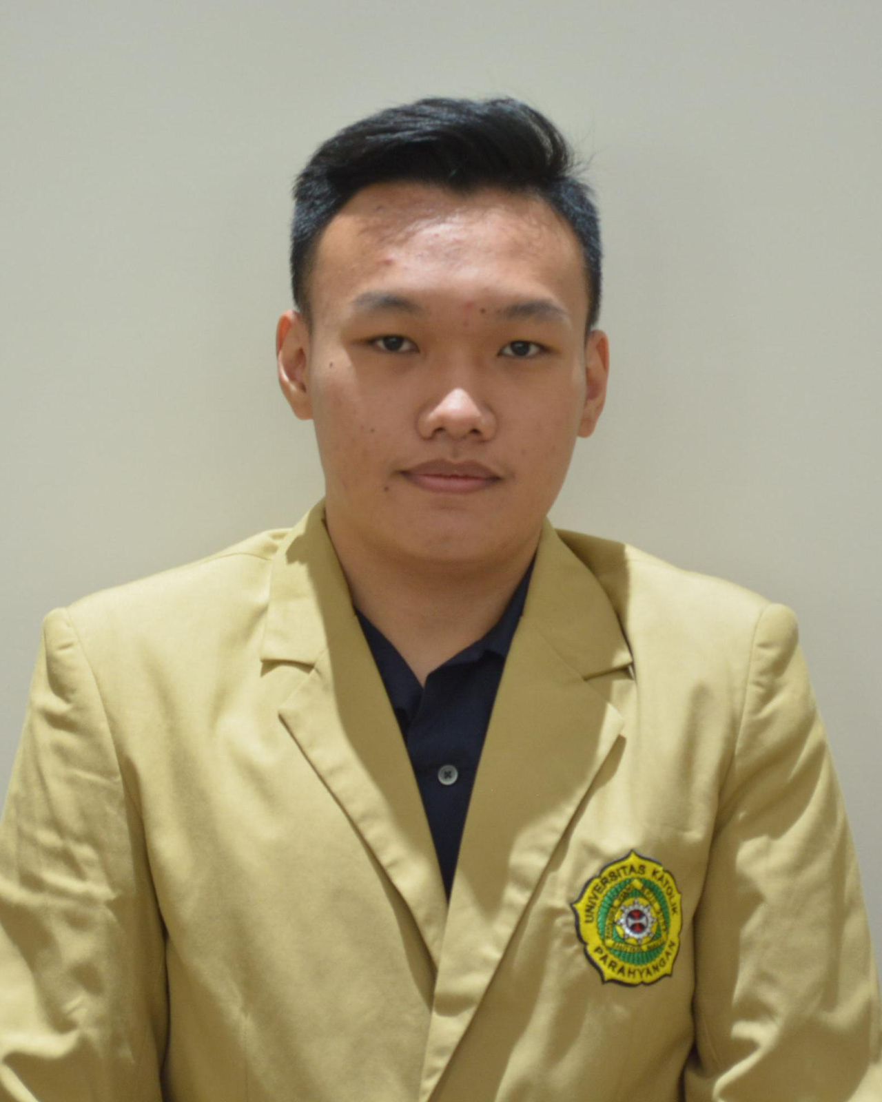 Pas-Foto-Rafael-Saputra